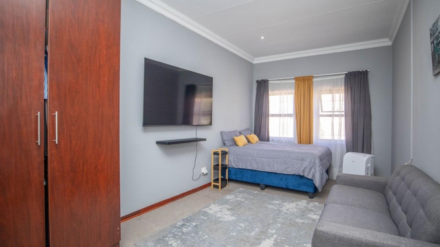 4 Bedroom Property for Sale in Safari Gardens North West